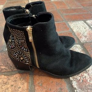 SO FREE black suede booties size 5.5